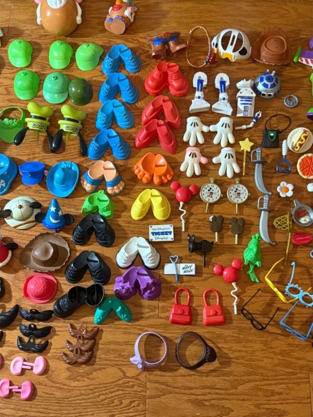 ENORMOUS LOT Mr. Potato Head 150+ Accessories -Disney, Star Wars, Toy Story EUC - Picture 3 of 6
